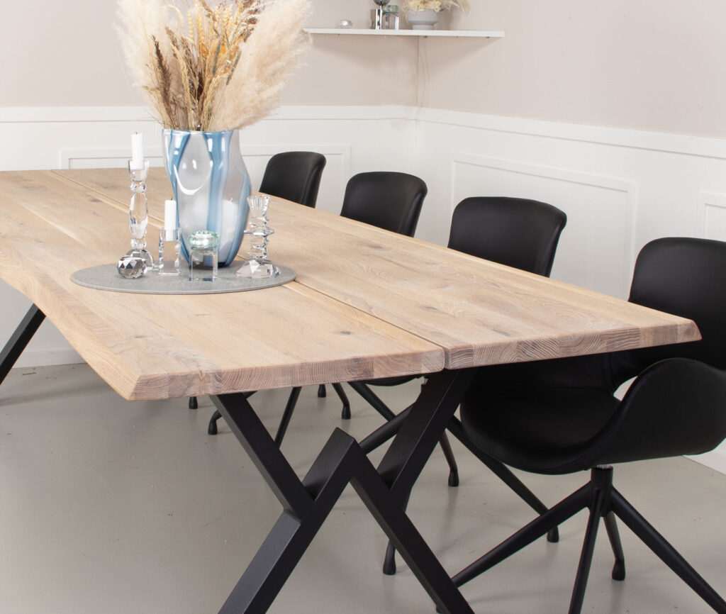 plankebord i flot lyst massivt egetr